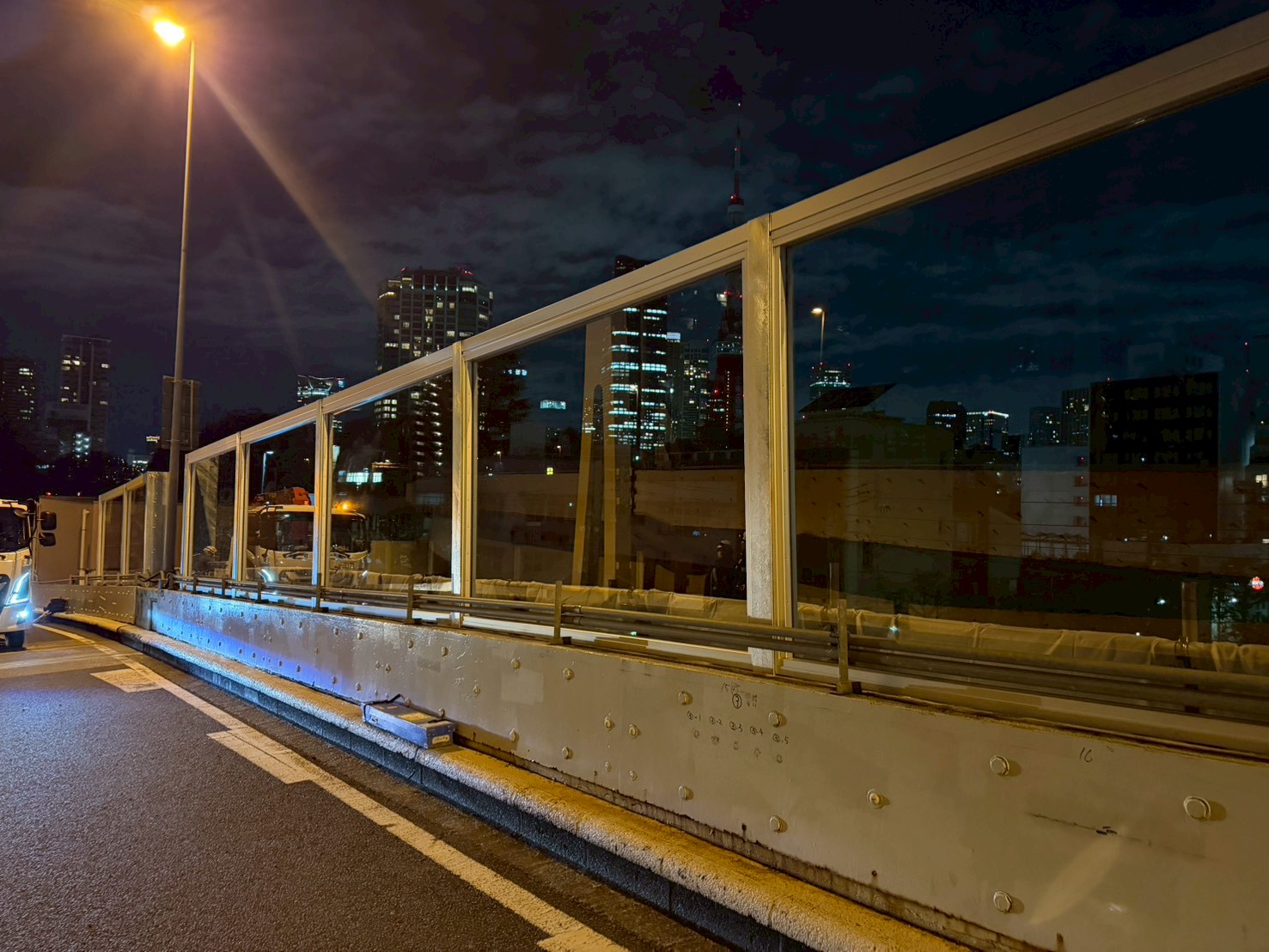 東京都にて新設遮音壁設置完了しました。