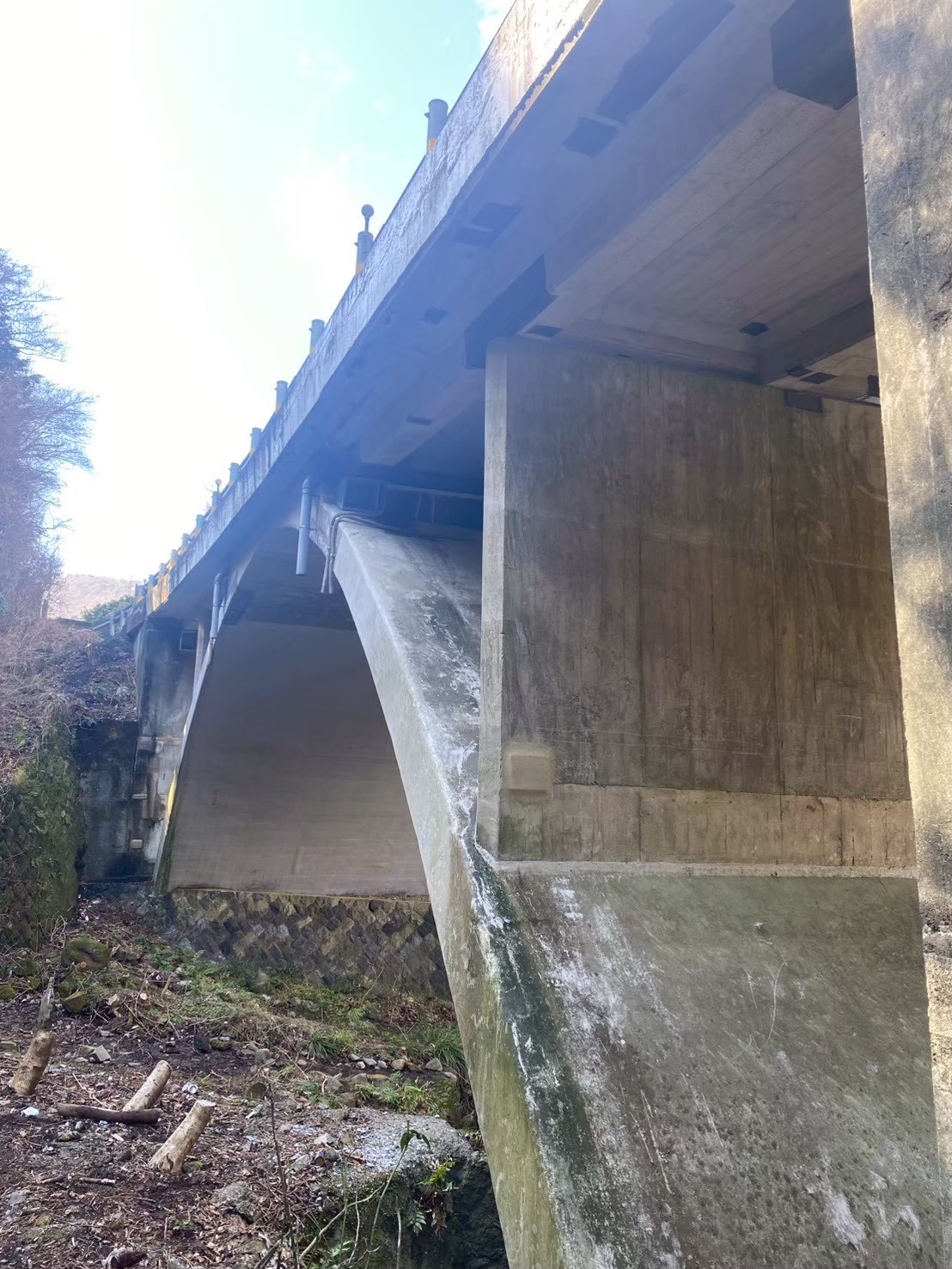 神奈川県にて断面修復、ひび割れ充填、ひび割れ注入等施工完了～全体写真～